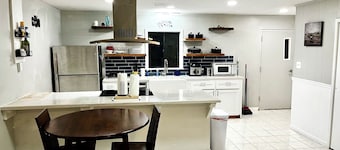 3-bedroom house w/pond next to White Oak Lake