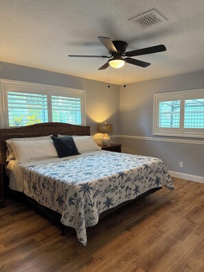 4 bedrooms, iron/ironing board, WiFi, bed sheets