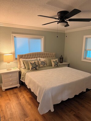 4 bedrooms, iron/ironing board, WiFi, bed sheets