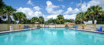 Just Renovated! Cozy 2BR Close to Disney