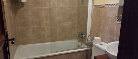 Double Room | Bathroom