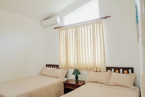 4 bedrooms, WiFi, bed sheets