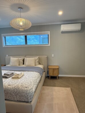 3 bedrooms, free WiFi, bed sheets, wheelchair access