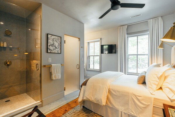 Double Room | Free WiFi