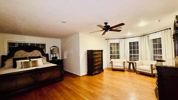 5 bedrooms, WiFi, bed sheets