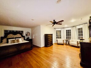 5 bedrooms, WiFi, bed sheets