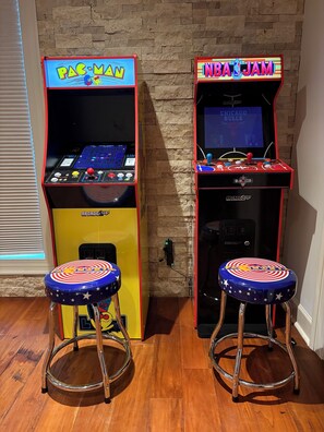 Game room - Mansion at MSU (Starkville)