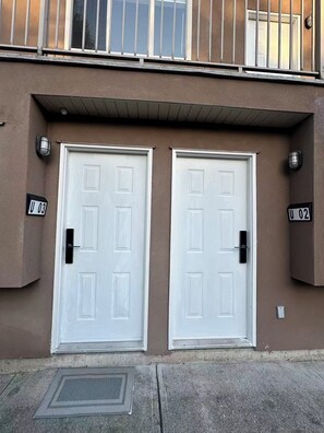 Exterior detail - Cozy 2BR in West Side • Kitchen & Living (Vancouver)