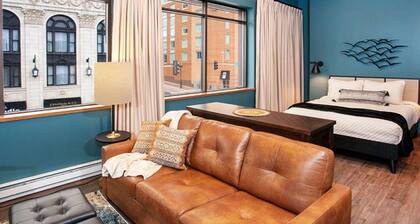 Studio Queen Suite - Spectacular Views of Downtown Duluth's Superior Street