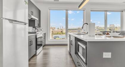 Upscale & Charming ADA 2BR | Cleveland Clinic