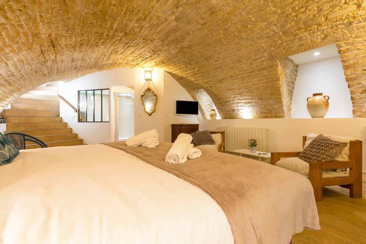 1 habitación, tabla de planchar con plancha, wifi gratis y ropa de cama 