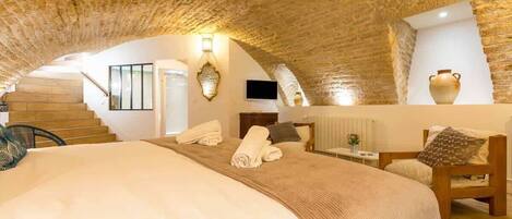 1 chambre, fer et planche à repasser, Wi-Fi gratuit, draps fournis