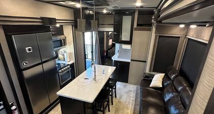 Luxury RV Camper Southern UTAH!