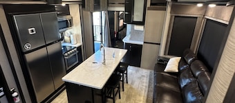 Luxury RV Camper Southern UTAH!