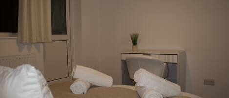 2 bedrooms, iron/ironing board, free wired Internet, bed sheets