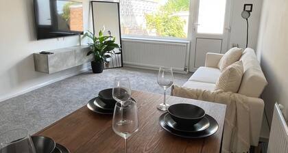 2 bed House in City Centre - Offers for Long Stays