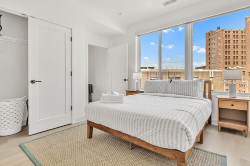 Stylish & Comfortable 2BR | Cleveland Clinic