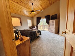 4 bedrooms, iron/ironing board, travel cot, free WiFi