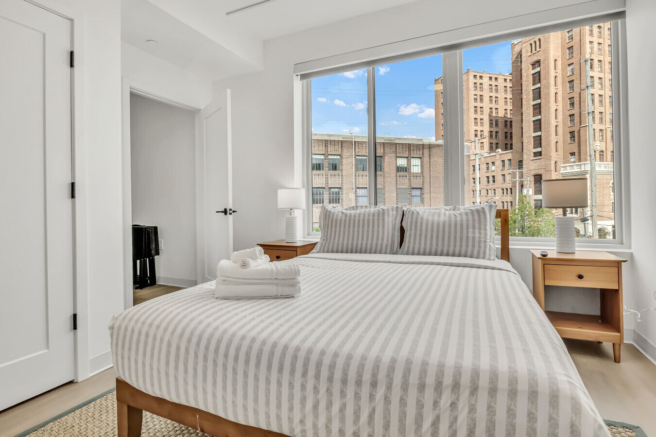 2 bedrooms, desk, iron/ironing board, WiFi