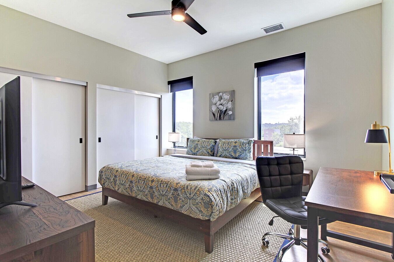 2 sovrum, skrivbord, strykjärn/strykbräda och wi-fi