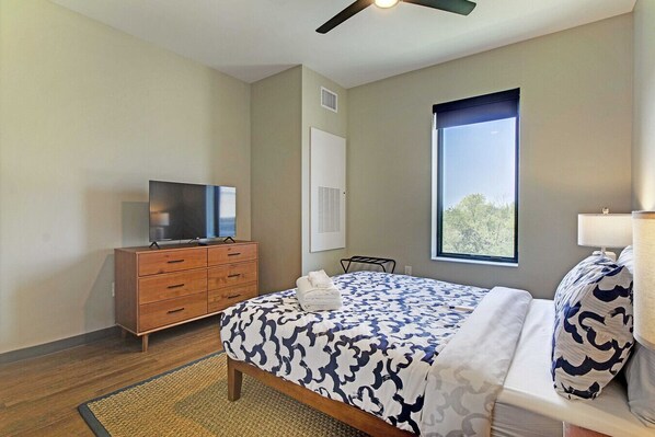 3 bedrooms, desk, iron/ironing board, WiFi