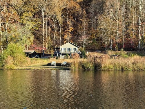 Cool villa on private lake with breathtaking views and perfect sunsets