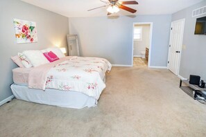 4 bedrooms, iron/ironing board, WiFi, bed sheets
