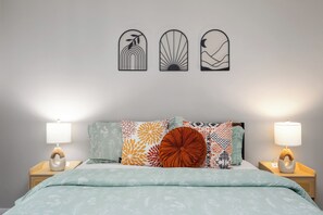 1 habitación, tabla de planchar con plancha, internet y ropa de cama