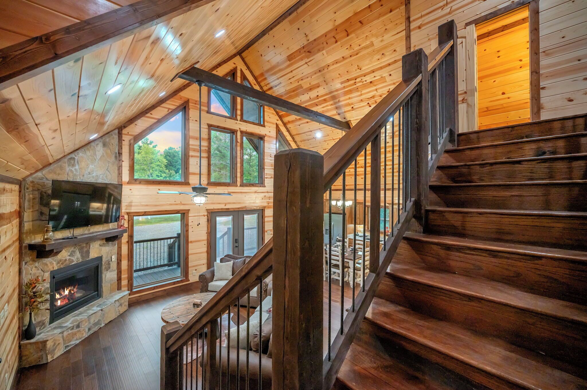 Smart-tv och eldstad