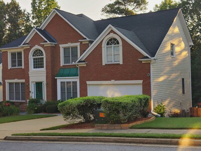 Spacious 5-bedroom house in fabulous Norcross close to Atlanta