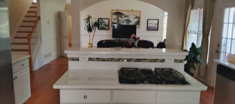 Spacious 6-bedroom house in fabulous Norcross close to Downtown Atlanta