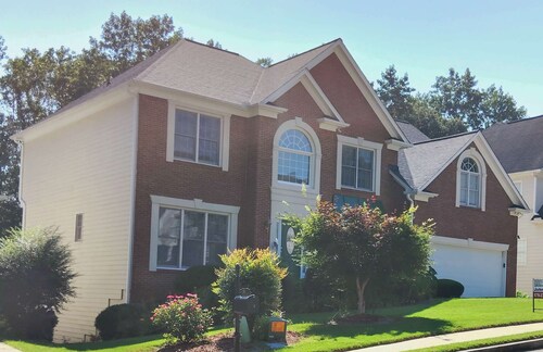 Spacious 5-bedroom house with oiffice, fitness rooms in fabulous Norcross