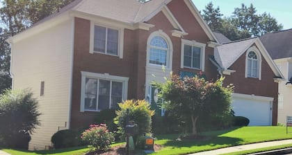 Spacious 5-bedroom house with oiffice, fitness rooms in fabulous Norcross