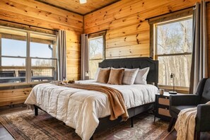 3 bedrooms, desk, iron/ironing board, WiFi - Luxury Getaway, Stunning Views, Hot Tub, Theater (Sevierville)