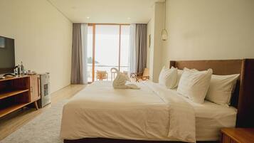 Family Suite, Lake View | Premium bedding, minibar, in-room safe, individually decorated