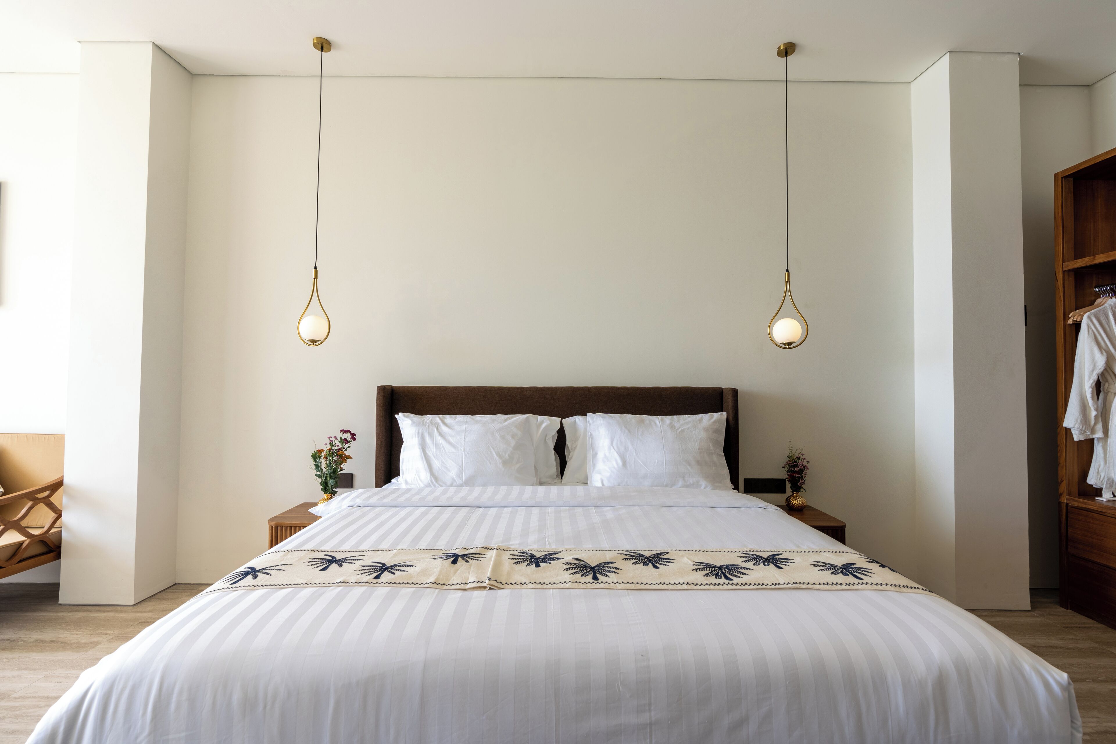 Ropa de cama de alta calidad y minibar 