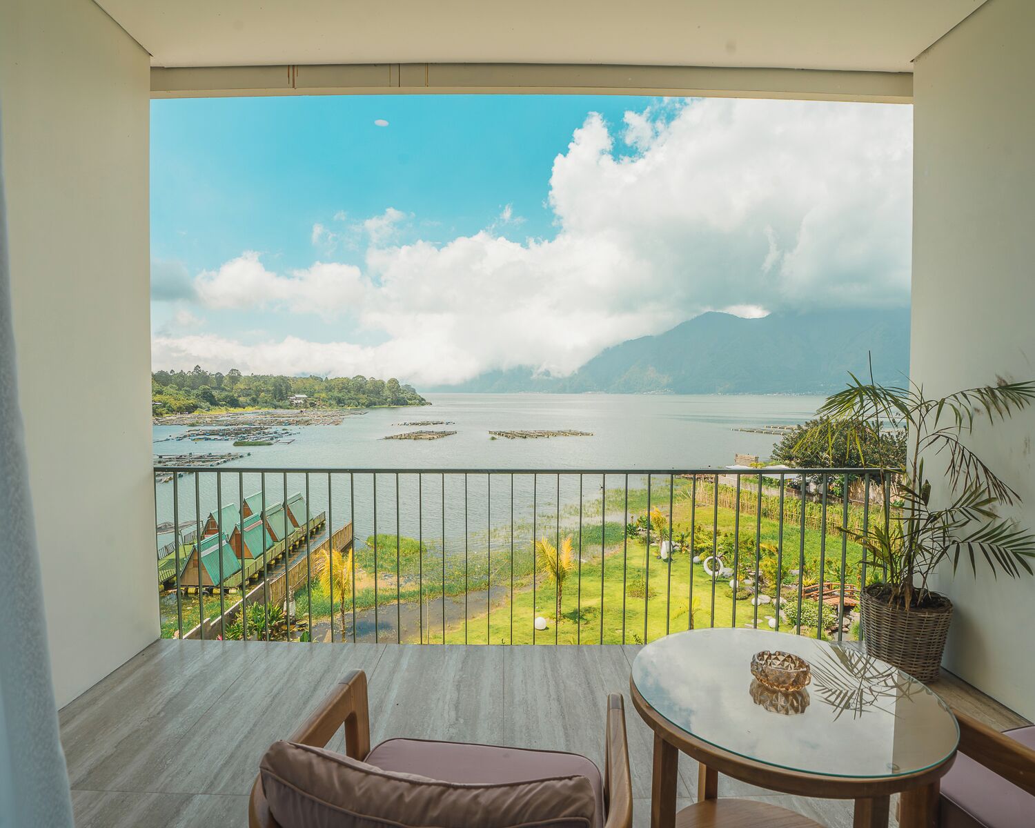 Luxury Suite, Balcony, Lake View | Lake view