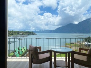 Luxury Suite, Balcony, Lake View | Balcony view