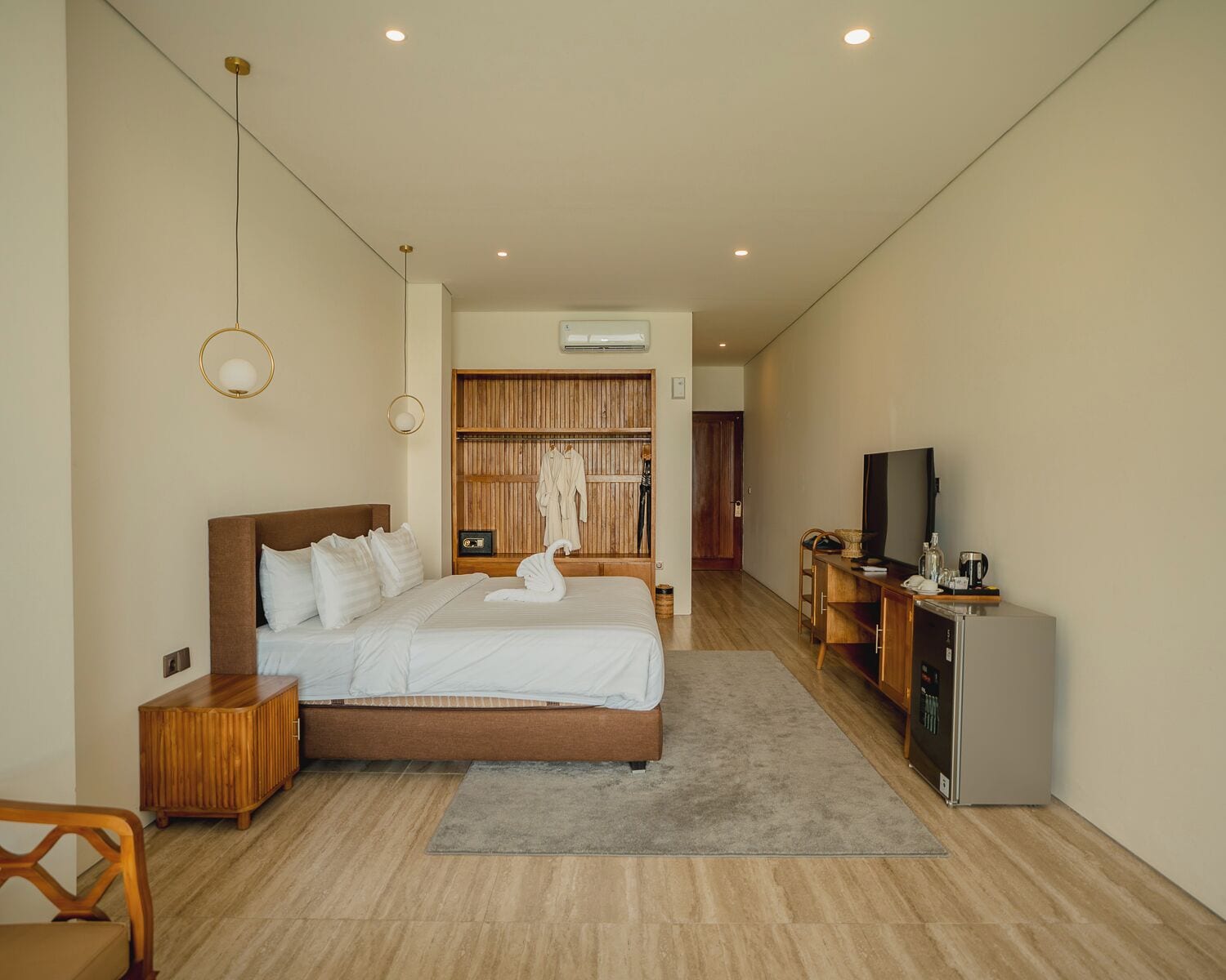 Family Suite, Lake View | Premium bedding, minibar, in-room safe, individually decorated