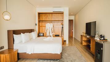 Luxury Suite, Balcony, Lake View | Premium bedding, minibar, in-room safe, individually decorated