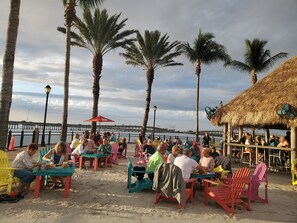 Outdoor dining - WATERFRONT PUNTA GORDA  POOL  BEACH BOAT HOME BY VENICE, SIESTA KEY BEACH PETS K (Port Charlotte)