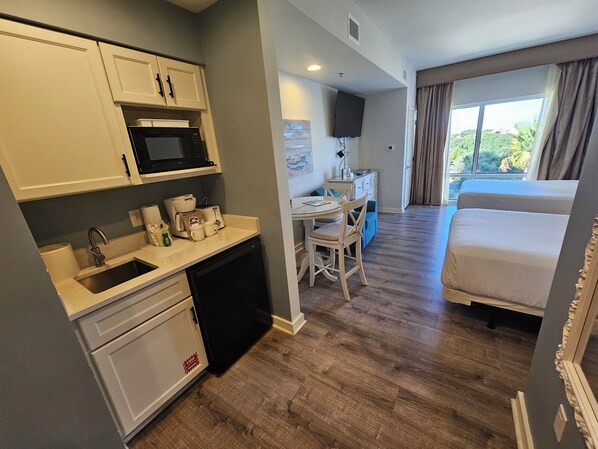 1 habitación, tabla de planchar con plancha y acceso a internet 