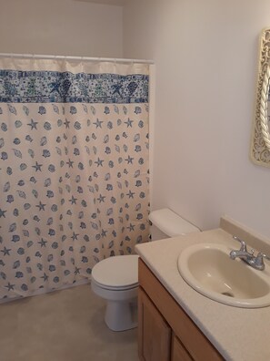 Handtücher, Seife, Toilettenpapier