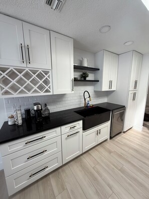 Microwave, oven, stovetop, dishwasher - Gulfside Serenity Stay Spanish Oasis w/ Pool & Near the Beaches (Palm Harbor)