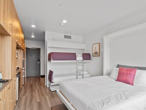 1 bedroom, desk, iron/ironing board, free WiFi