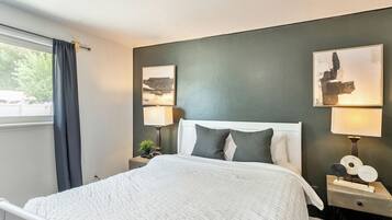 3 bedrooms, iron/ironing board, WiFi, bed sheets