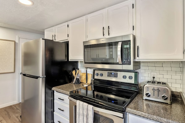 Microwave, oven, stovetop, dishwasher