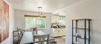 Cozy getaway 3-bedroom all with King Size Comfort in delightful North Salt Lake