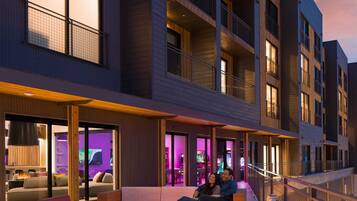 Canyon Haus outside lounge with fire pit