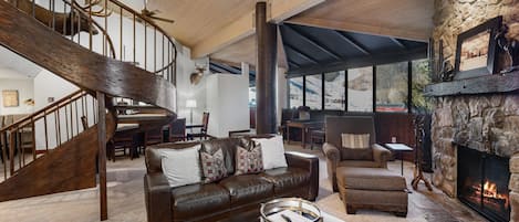 Smart TV, chimenea, reproductor de DVD